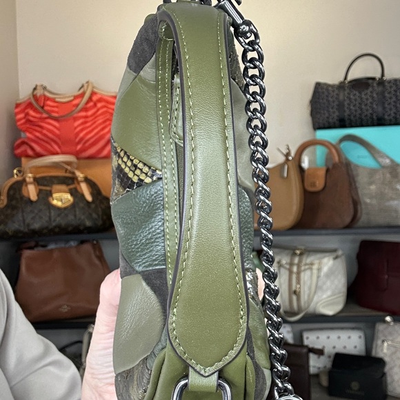 Coach Patchwork Crescent Mini Crossbody 2025 Carmen R$350 Olive - Picture 8 of 14